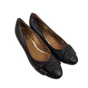 Soft Style Shoes Womens 8W Black Heels Pumps Pleats Be With You